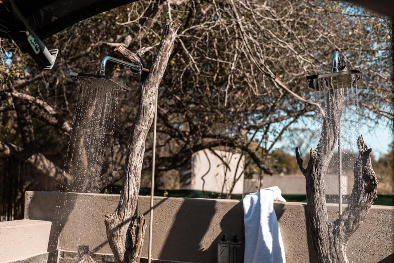 Umkumbe Bush Lodge - Luxury Tented Camp サビ・サンド動物保護区 エクステリア 写真