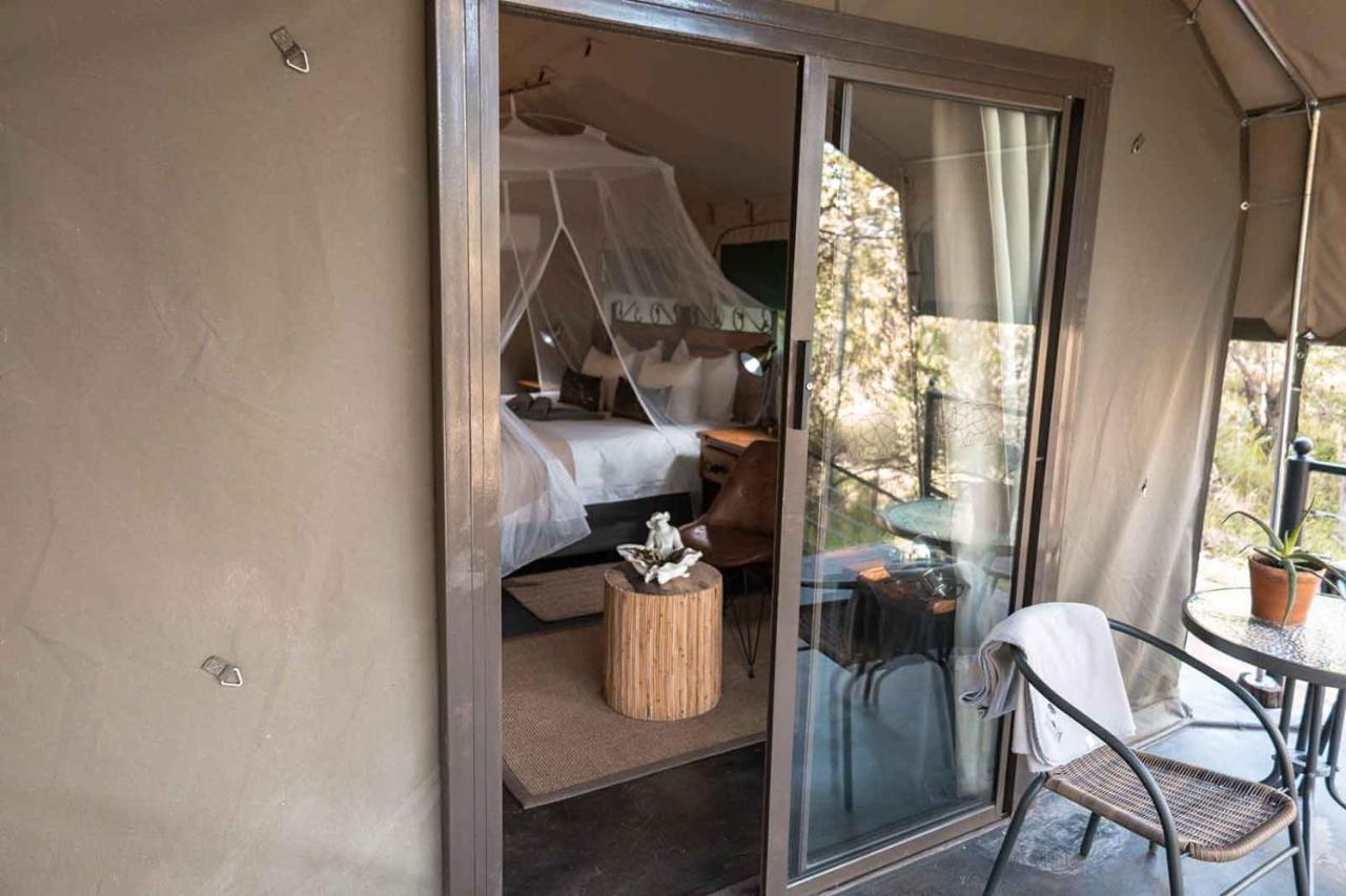 Umkumbe Bush Lodge - Luxury Tented Camp サビ・サンド動物保護区 エクステリア 写真