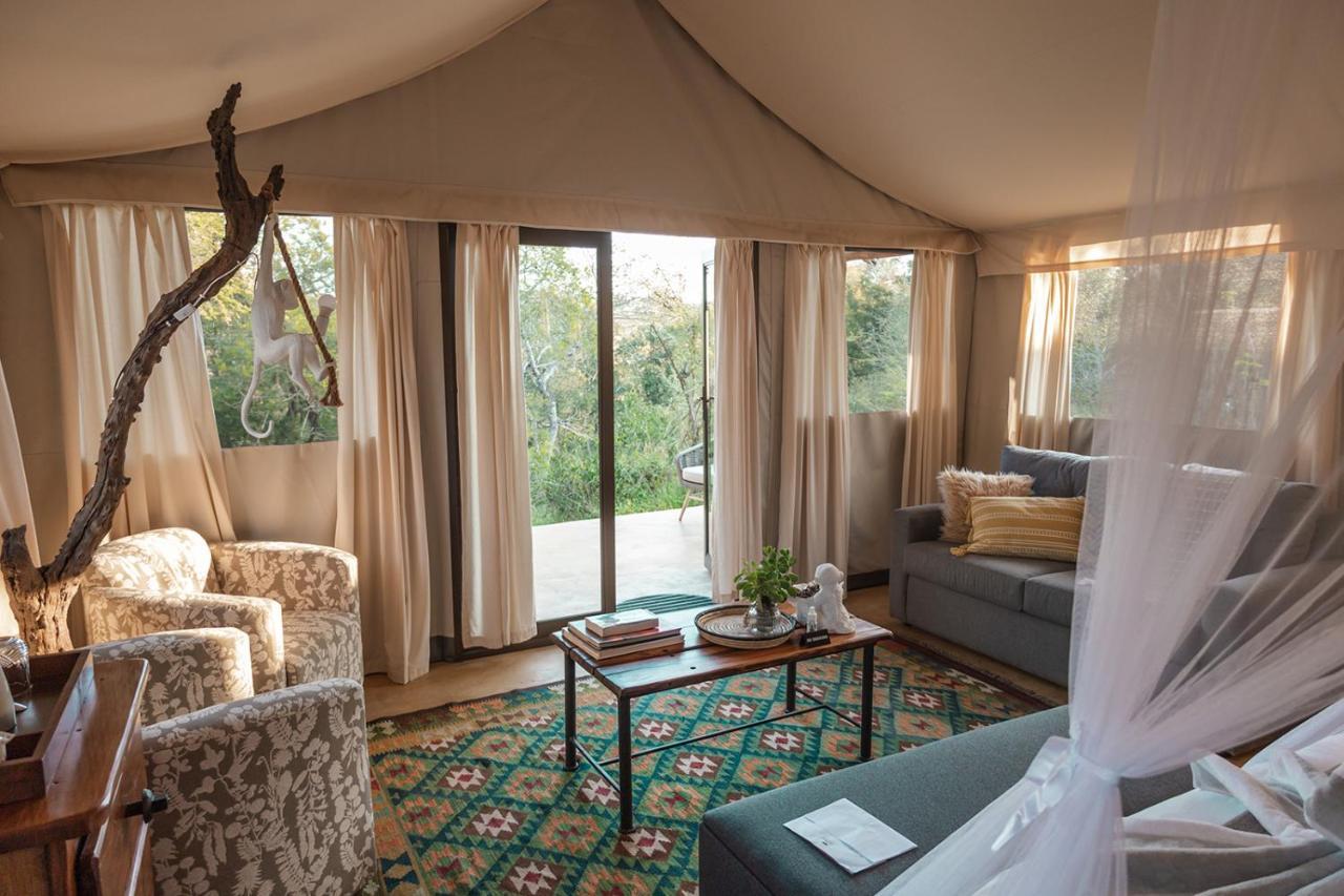 Umkumbe Bush Lodge - Luxury Tented Camp サビ・サンド動物保護区 エクステリア 写真