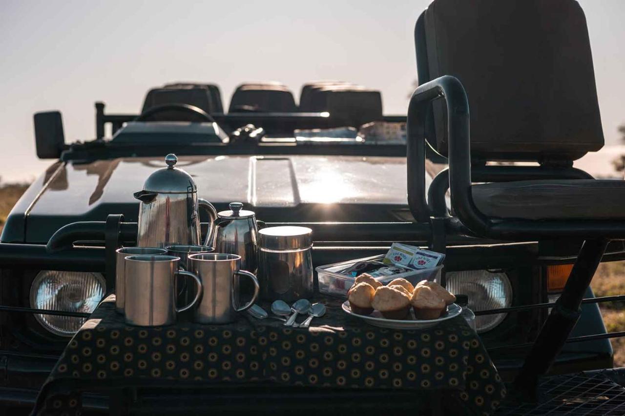 Umkumbe Bush Lodge - Luxury Tented Camp サビ・サンド動物保護区 エクステリア 写真