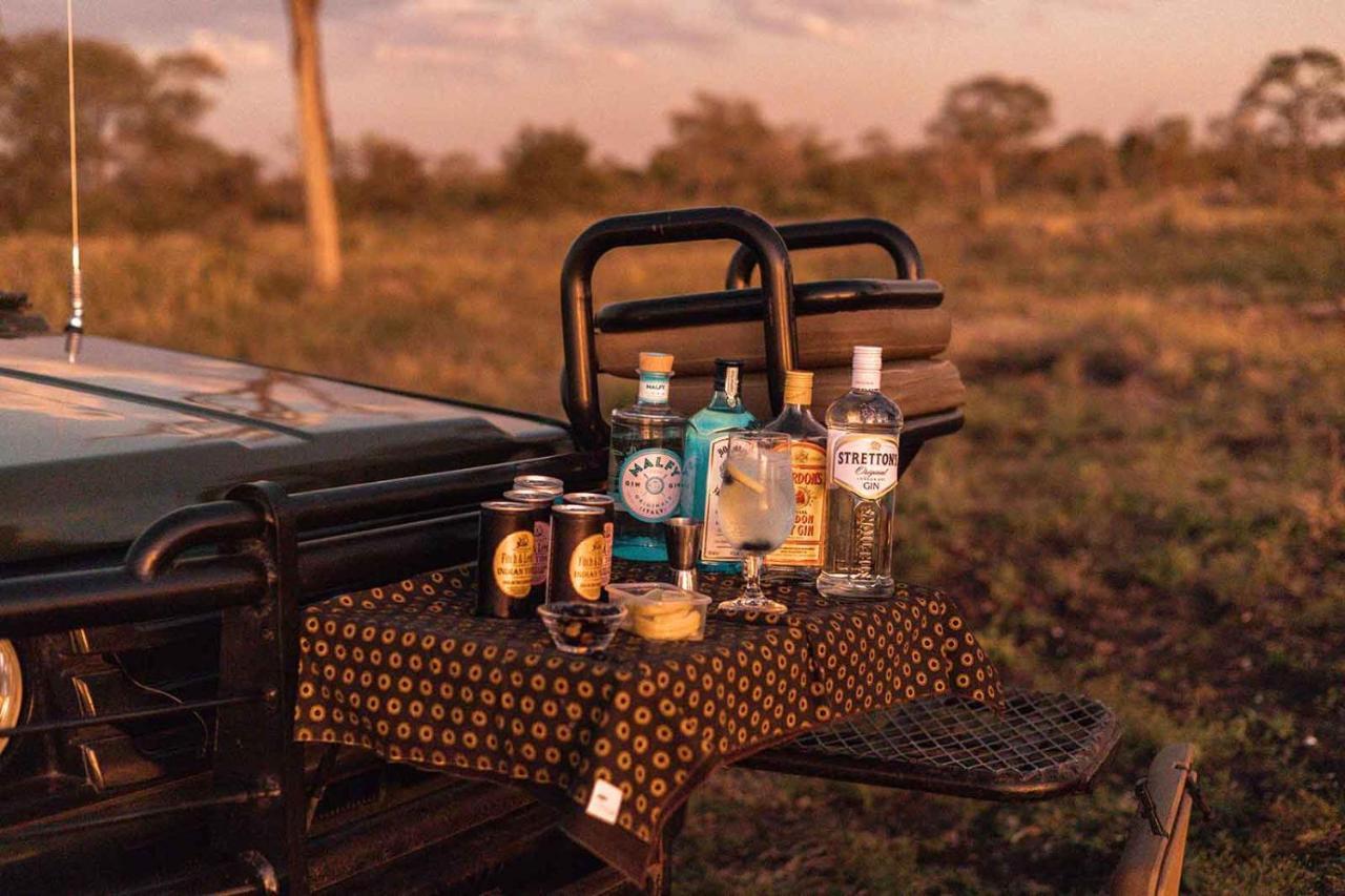 Umkumbe Bush Lodge - Luxury Tented Camp サビ・サンド動物保護区 エクステリア 写真