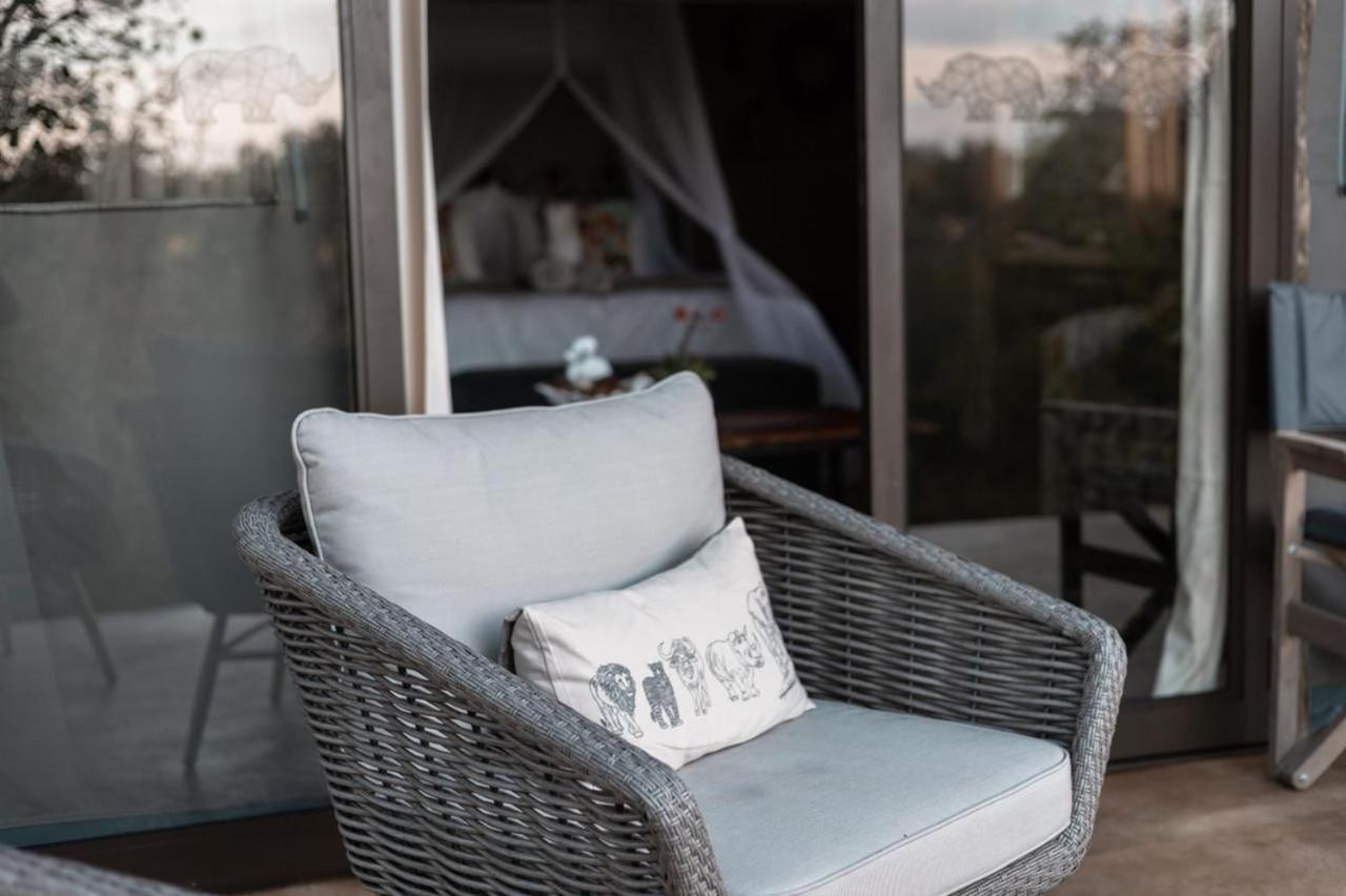 Umkumbe Bush Lodge - Luxury Tented Camp サビ・サンド動物保護区 エクステリア 写真